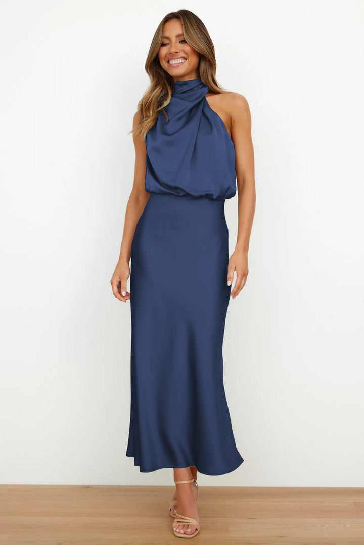 Carlina | Lang satin kjole med halterneck