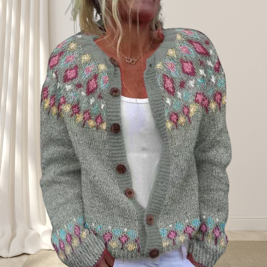 Løst strikket, elegant cardigan med mønster